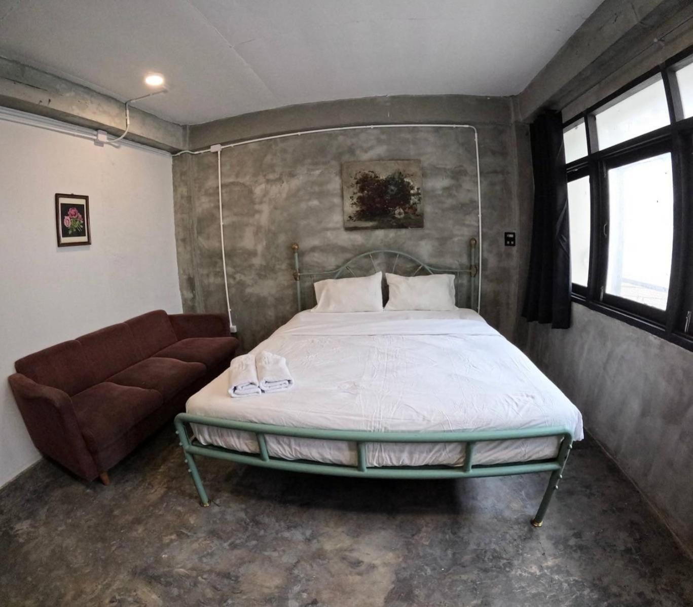 X Go Inn Bts Ari Bangkok Exterior photo